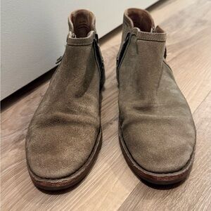Trask women’s Suede ankle Boots - Taupe Brown